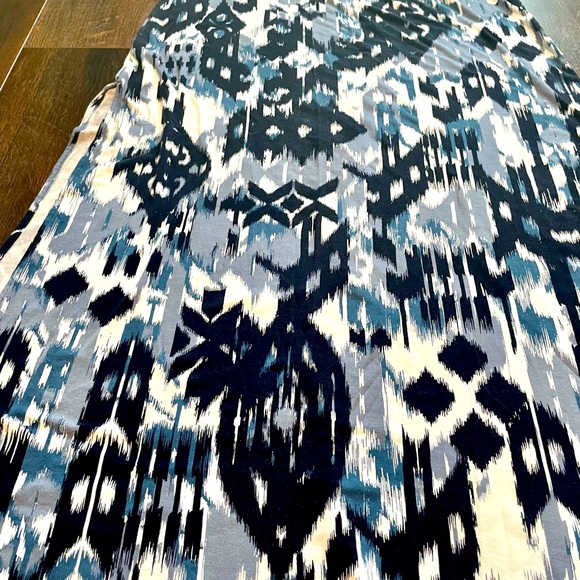 Banana Republic Blue and White Abstract Printed Maxi Skirt Size L. - Picture 2 of 5